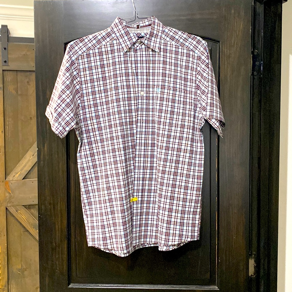 Ariat pro series mens short sleeve button down shirt.